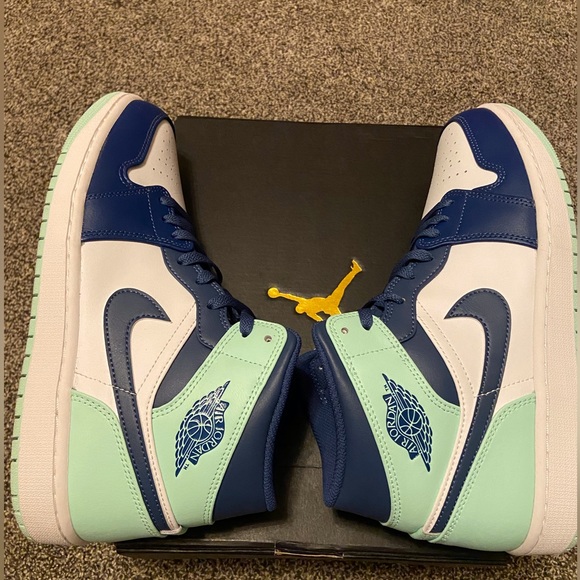 Jordan Other - Air Jordan 1 mid “Blue Mint”